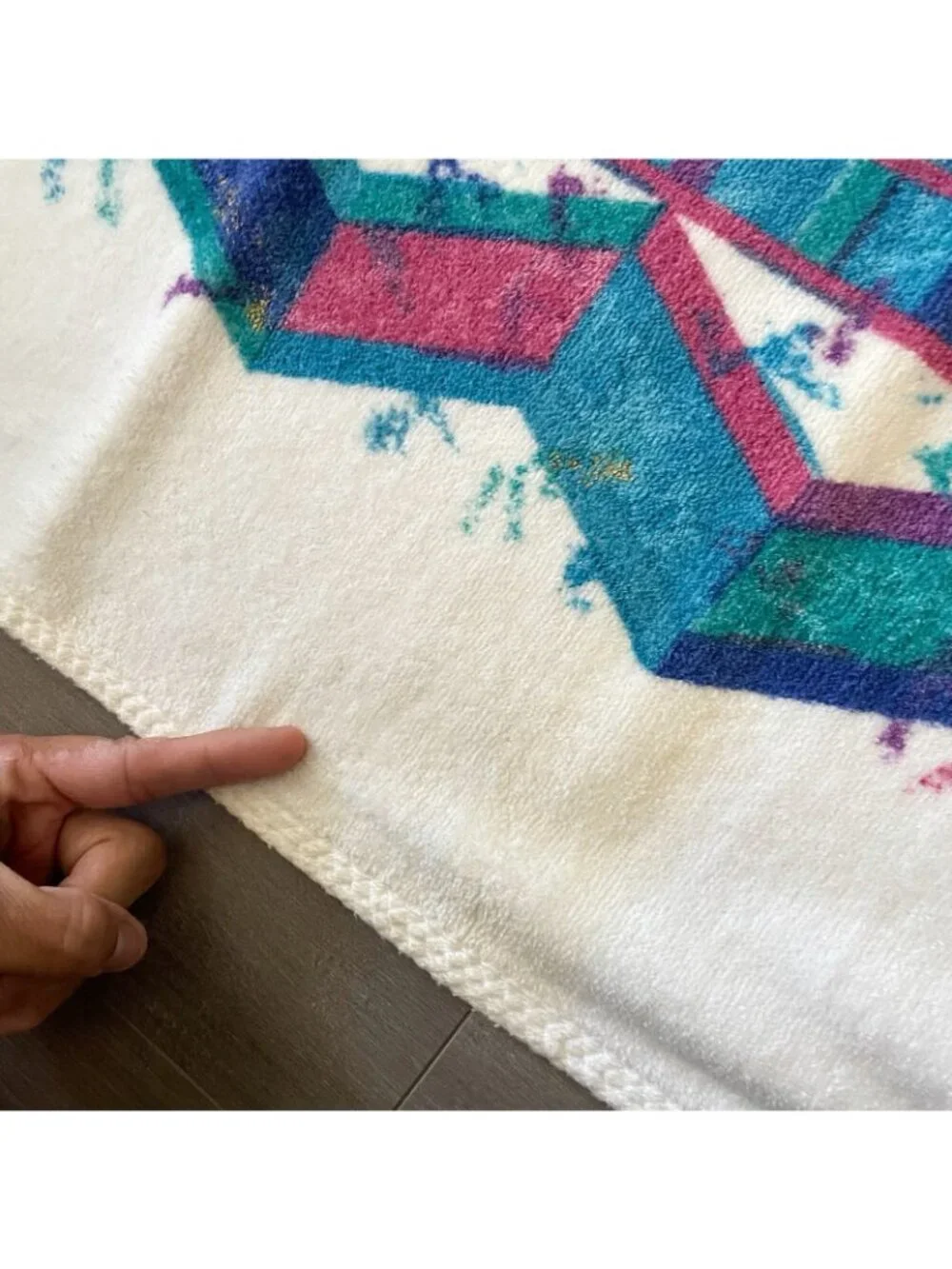 Vintage 80s Geometric Design Bathroom Towels Teal Pink White